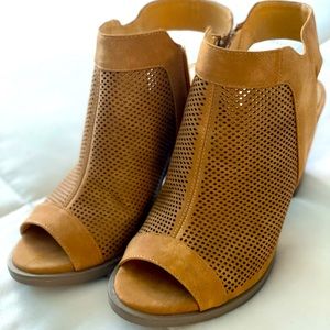 DG peep toe and heel side zip booties nude size 6